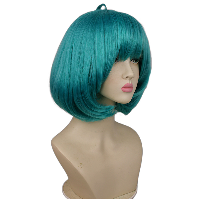 Short green wig with cap tailored for men's cosplay needs. Achieve an authentic anime look with this comfortable and fashionable accessory