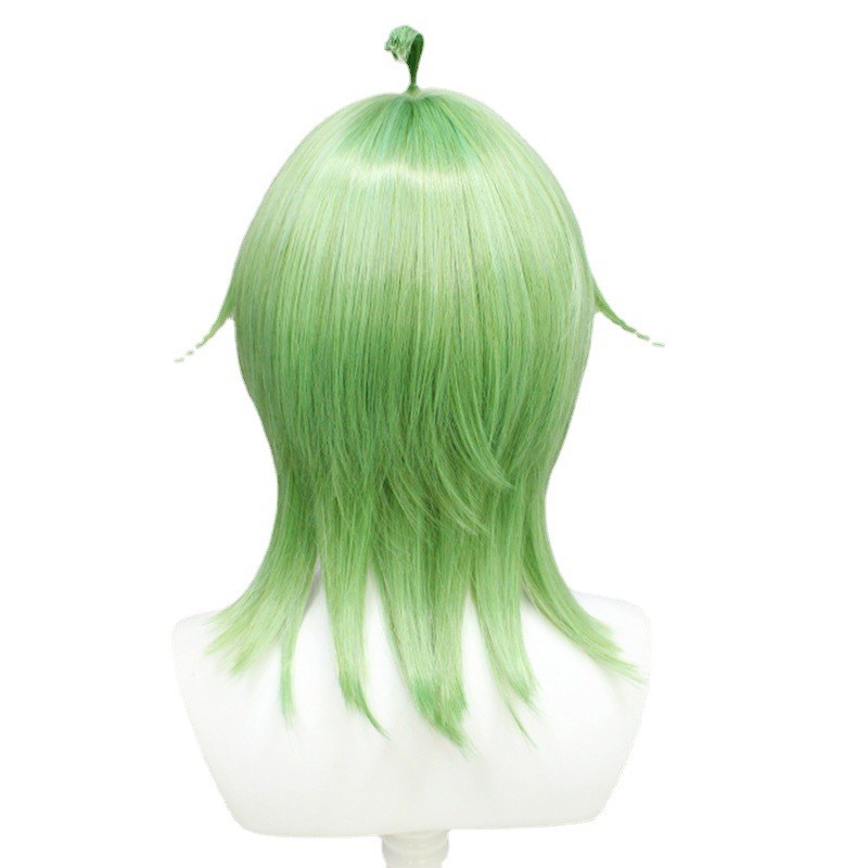 Trendy green wig with cap, perfect for adult cosplay. Short and vibrant, suitable for anime-themed events or costume parties