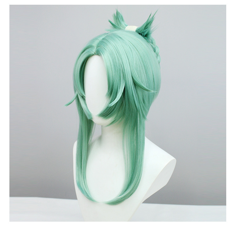 Chic and playful, this light green short wig is perfect for anime cosplay. The cap ensures a secure fit, making it a stylish and practical choice for your costume