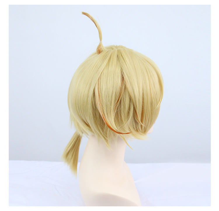 Versatility meets style in our anime wig collection. This short blonde wig, paired with a cap, is the ideal cosplay hairpiece for all occasions, ensuring a chic and effortless look