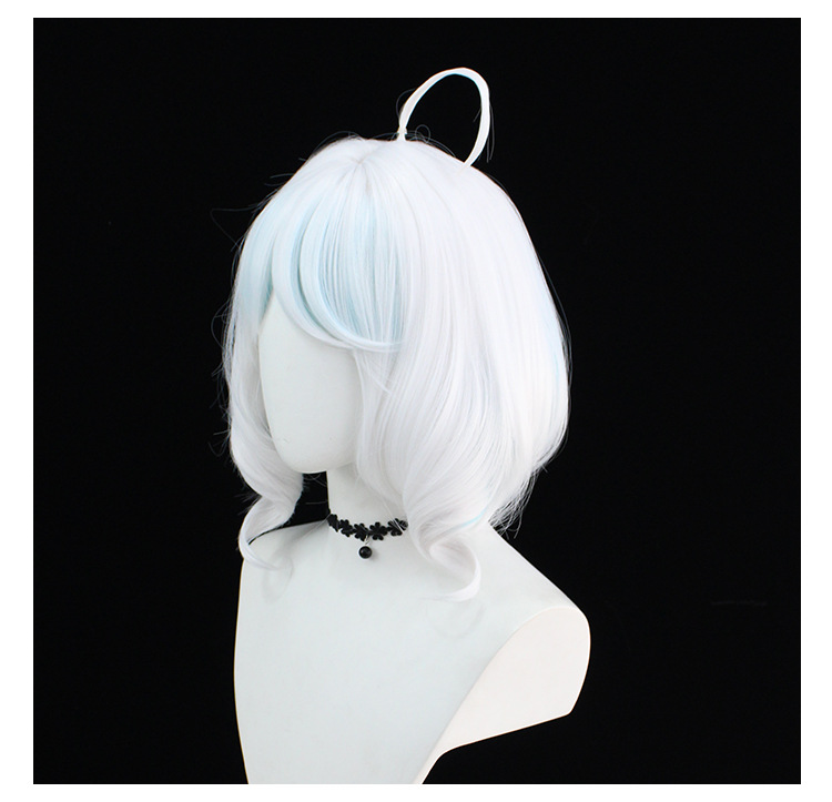 Achieve versatile style with this silver short wig featuring a cap, tailored for adult anime characters. The cap ensures a secure fit, allowing you to embody various roles with ease