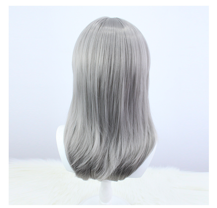 Make the contemporary choice for your cosplay adventures with this silver short wig paired with a cap, suitable for all ages. Enjoy a snug fit and stylish transformations for any character