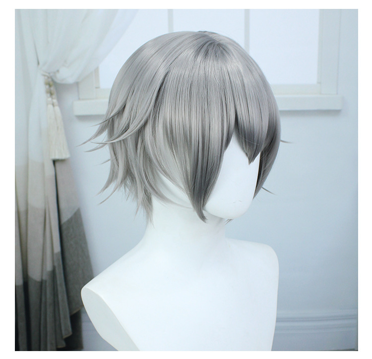 Unleash versatile style with this silver short wig and cap designed for male cosplayers. Transform into a diverse range of characters while enjoying comfort and a contemporary edge