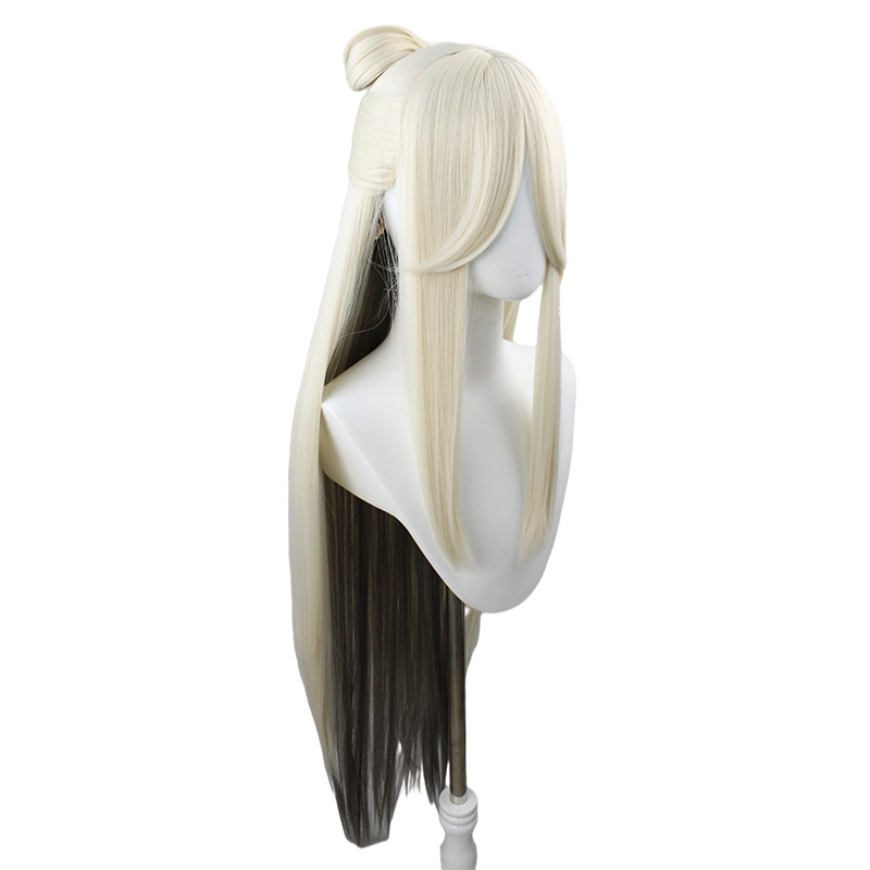 Achieve classic contrast with this 100 cm long wig featuring a striking blend of white and brown. Elevate your cosplay game with a timeless and visually appealing hairpiece
