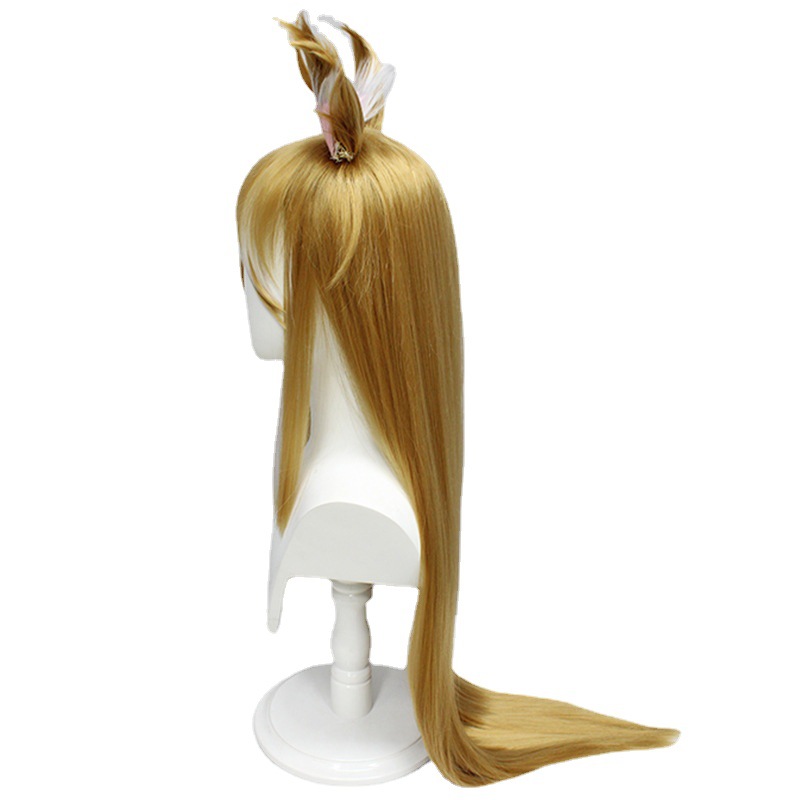 An image of a cosplay wig with 100 cm of blonde synthetic hair and a cap, ideal for character transformations