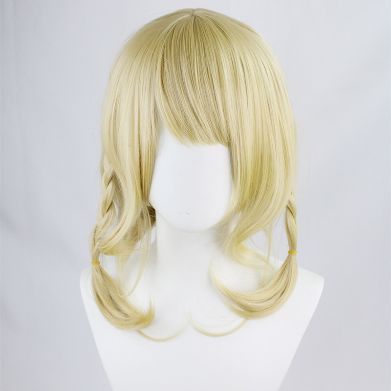 Short blonde wig, great for adding a touch of anime flair to your costume ensemble