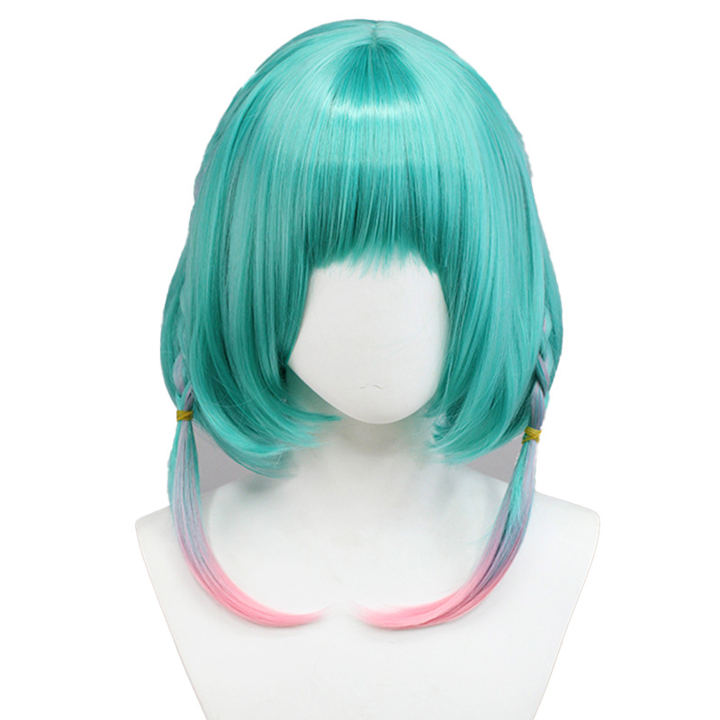 Discover the versatility of this green beauty with short wigs designed for adults and kids alike. Ideal for various costumes and occasions, adding a touch of playfulness